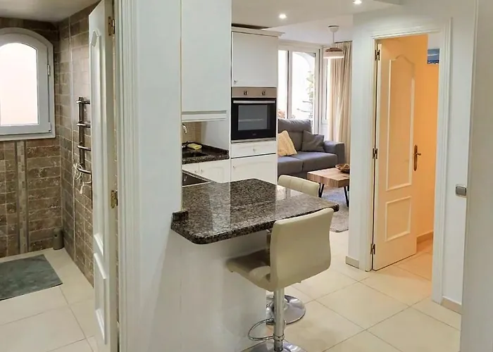 Lägenhet Modern 1br Walk To Beach, Casino & Puerto Banus